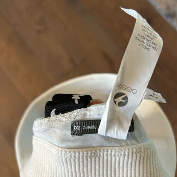 OISELLE Women’s Esther Running Sports Bra. Color is Mist. Size 02. - Picture 9 of 9